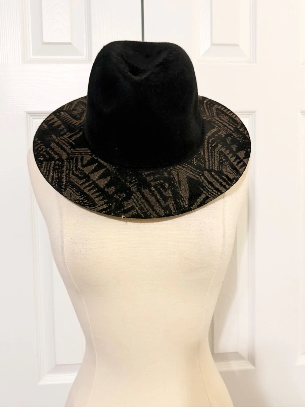 Black Wide-Brim Fedora Hat with Patterned Brim
